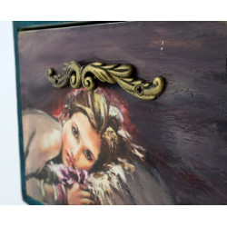 Artystyczna komoda z 4 szufladami – flamenco, zmysłowość i ornament