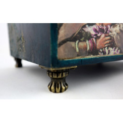 Artystyczna komoda z 4 szufladami – flamenco, zmysłowość i ornament