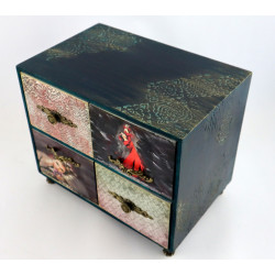 Artystyczna komoda z 4 szufladami – flamenco, zmysłowość i ornament