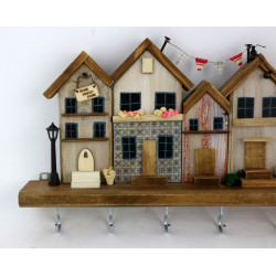 Wieszak na klucze z domkami azulejos – rękodzieło z drewna handmade