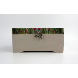 Drewniana skrzynka z kaktusami – ręcznie zdobione pudełko 19x14x9 cm