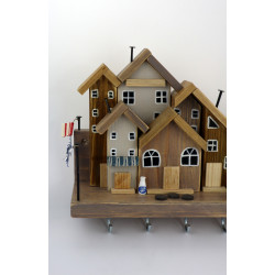 Drewniany wieszak na klucze – Domek BOHO | Kolekcja Premium