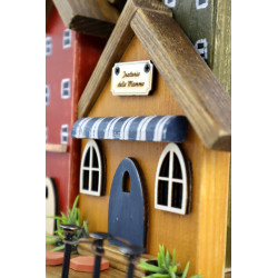 Kolorowe drewniane miasteczko – wieszak z domkami handmade