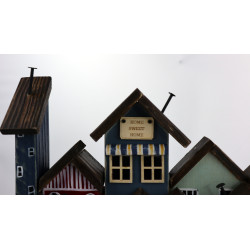 Skandynawskie drewniane miasteczko – wieszak z domkami handmade