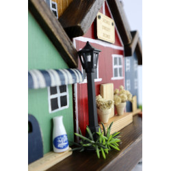 Skandynawskie drewniane miasteczko – wieszak z domkami handmade