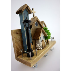 Premium wieszak na klucze z kościółkiem – drewniana dekoracja