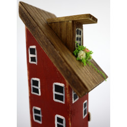 Unikatowy drewniany domek dekoracyjny premium – czerwony handmade