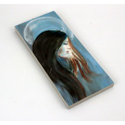 Obraz anioła w profilu na drewnie – wąska dekoracja handmade