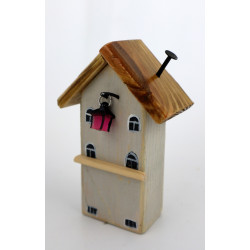 Drewniany domek dekoracyjny premium jasny z balkonikiem 11 cm
