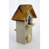 Drewniany domek dekoracyjny premium jasny z balkonikiem 11 cm