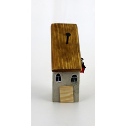Drewniany domek dekoracyjny premium z czerwoną latarenką 11 cm