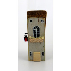 Drewniany domek dekoracyjny premium z czerwoną latarenką 11 cm
