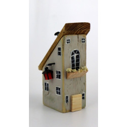 Drewniany domek dekoracyjny premium z czerwoną latarenką 11 cm