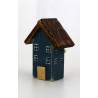 Drewniany domek dekoracyjny premium granatowy z kwiatami 10 cm