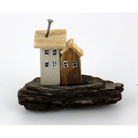 Dwa miniaturowe domki na drewnianej podstawie | Krakowska Drewutnia
