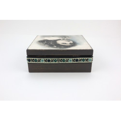 Dziewczynka ze stokrotkami