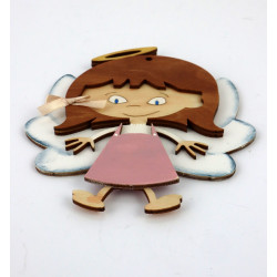 Drewniany mały aniołek dziewczynka