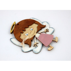 Drewniany mały aniołek dziewczynka