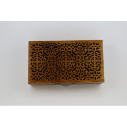 Skrzynka w stylu folkowym - prostota i wyrafinowanie w jednym.