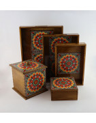 Drewniane folk pudełka tacki podstawki z motywem folklorystycznym