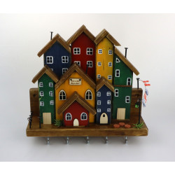 Kolorowe drewniane miasteczko – wieszak z domkami rękodzieło